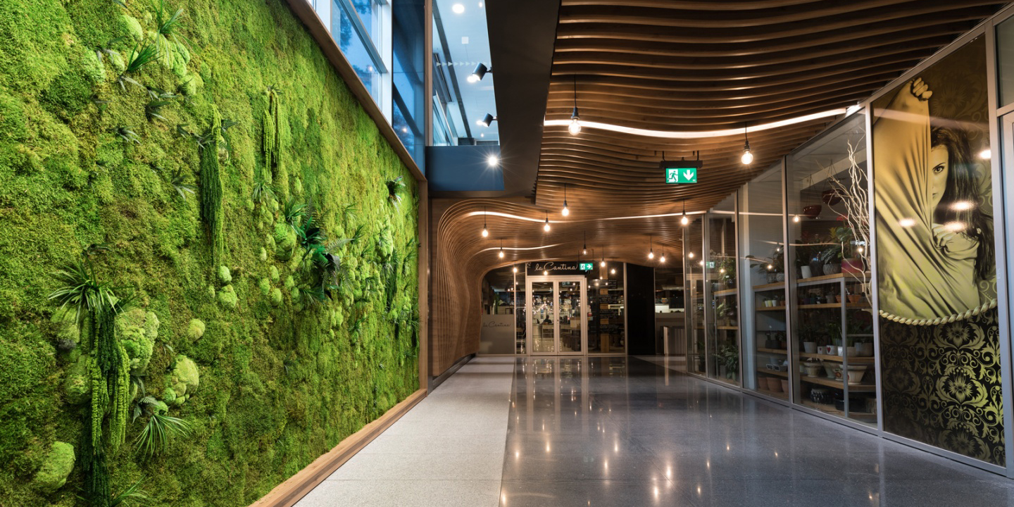 Commercial passage Tatracentrum